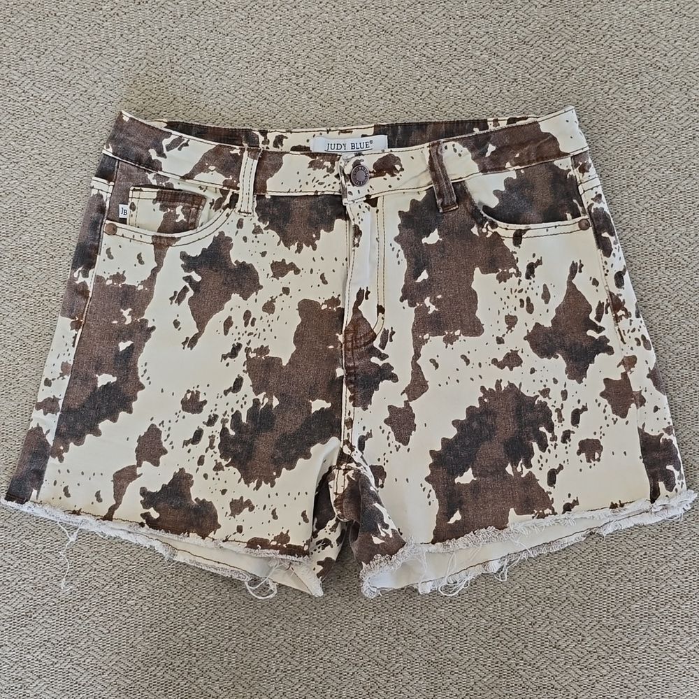 Judy Blue Brown & White Cowprint High-Rise Denim Shorts - Picture 2 of 11